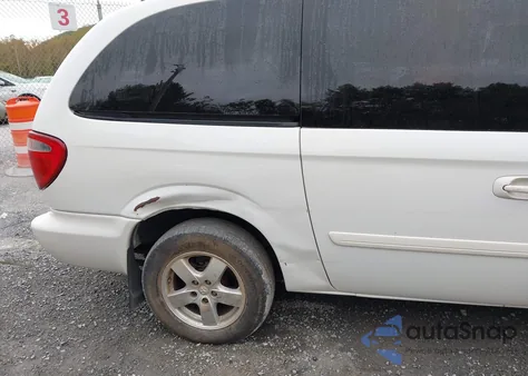 2005 Dodge Grand Caravan Sxt z USA, uszkodzony, nr VIN 2D4GP44L15R405077